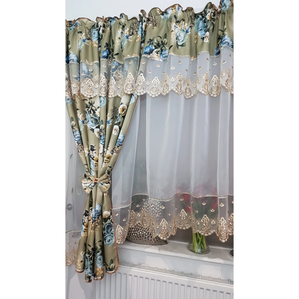 Perdea alba cu draperie diferite nuante