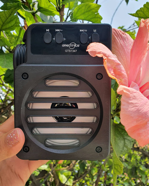 Pachet:Camera auto DVR, 2.4 inch, HD, filmare noaptea + Boxa portabila cu lumina Led si functie de Radio Fm