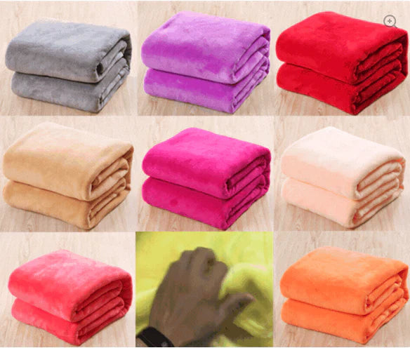 Set CADOU: patura cocolino + perie de curatat scame Rolly