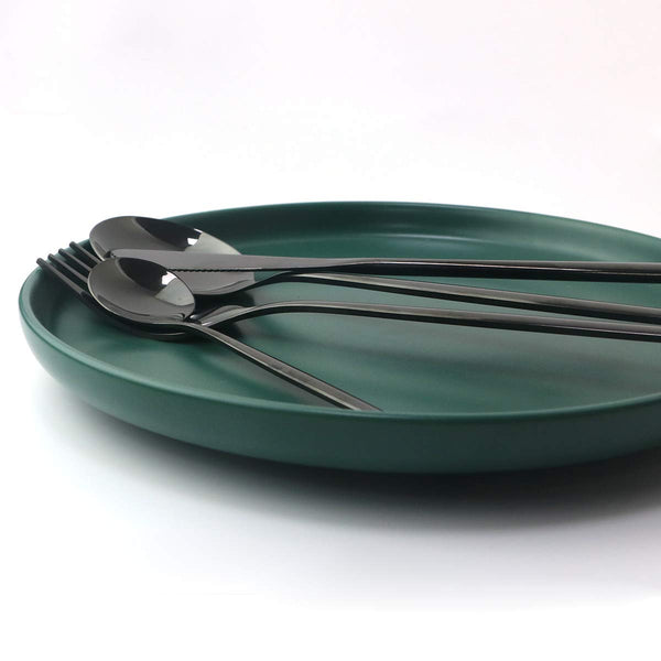 Set de 16 tacamuri, elegant si rafinat, cu un finisaj luxos, negru