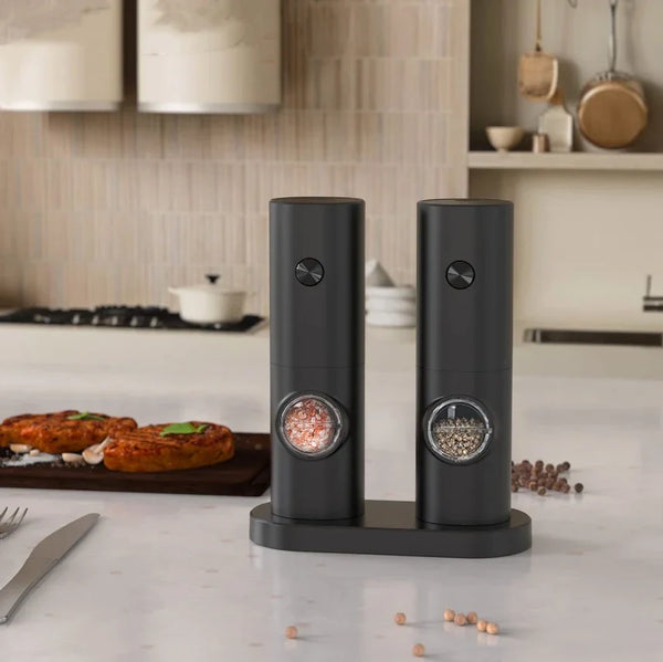 Set electric de rasnite pentru sare si piper, 2 bucati, negru, cu suport, functionare automata, ajustare grosime, 70ml